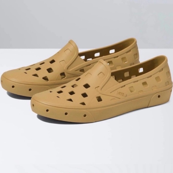 Vans - Slip on TRK in Mustard Gold M7/W8.5 main image 5